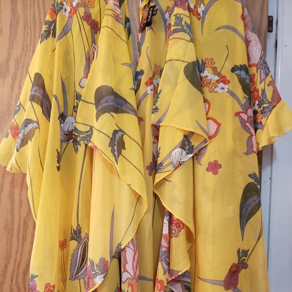 Beautiful yellow, shawl collar, ruffled, side slit kimono with back tassel tie. - Picture 3 of 7